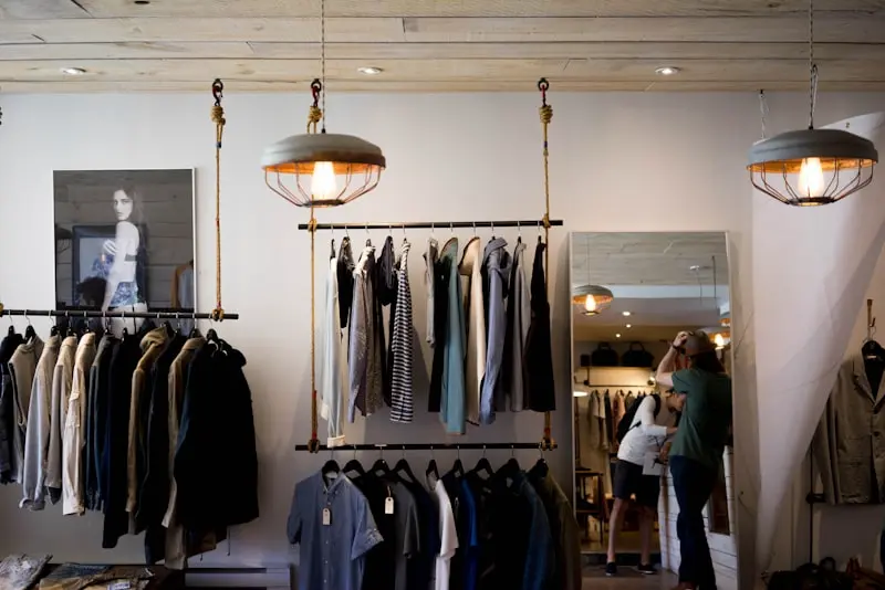 Commerce & Retail
